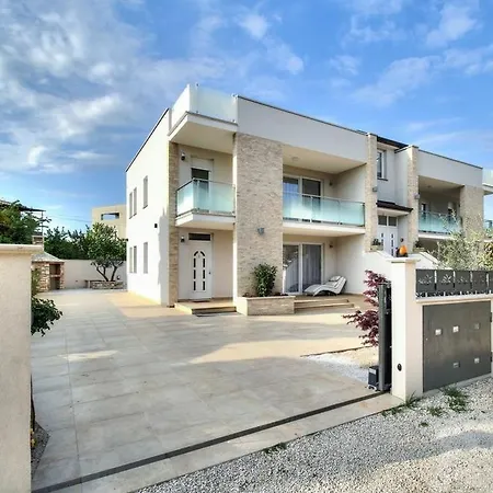 A2-apartments Riccardo דירה