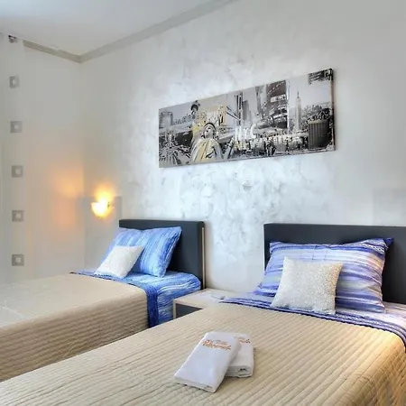 A2-apartments Riccardo * אומאג