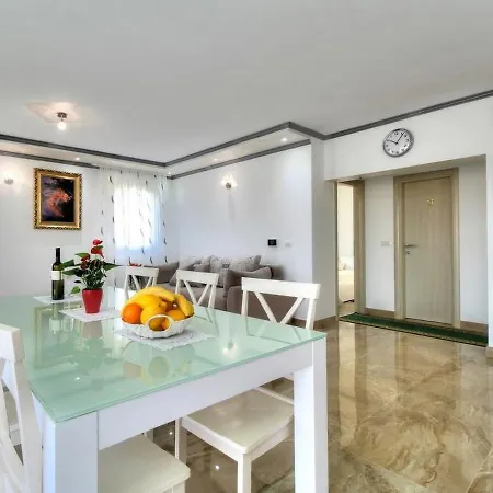 A2-apartments Riccardo דירה *