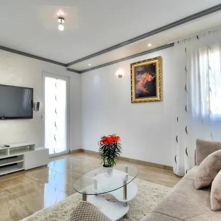 דירה A2-apartments Riccardo אומאג