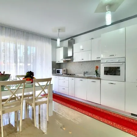 דירה A2-apartments Riccardo אומאג
